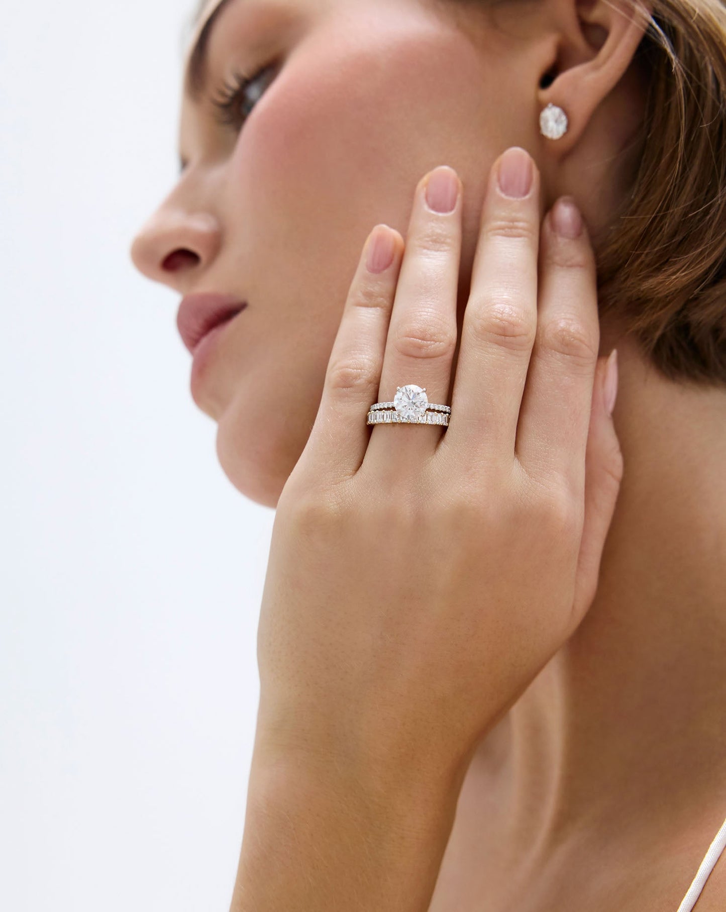2.01 Round Brilliant Lab Diamond in Whisper Thin® Pavé Hidden Halo