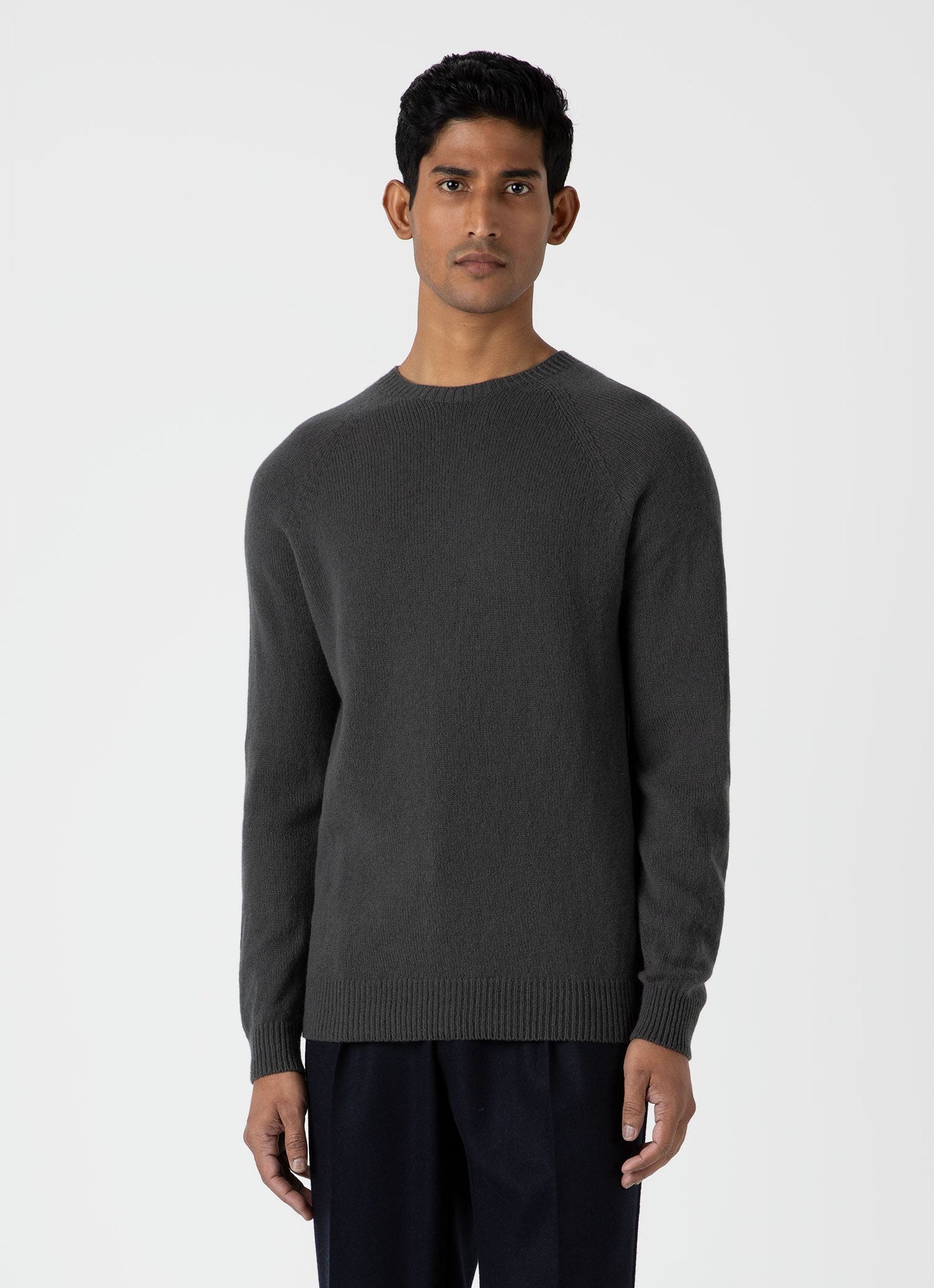 Mens Lambswool Crew Neck Jumper In Drill Green Mjum8066 Gnhv