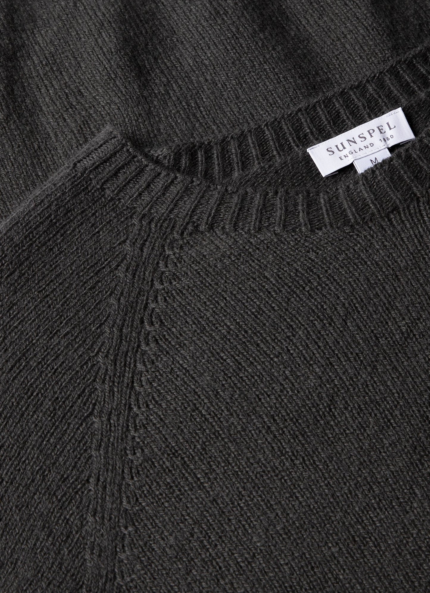 Mens Lambswool Crew Neck Jumper In Drill Green Mjum8066 Gnhv