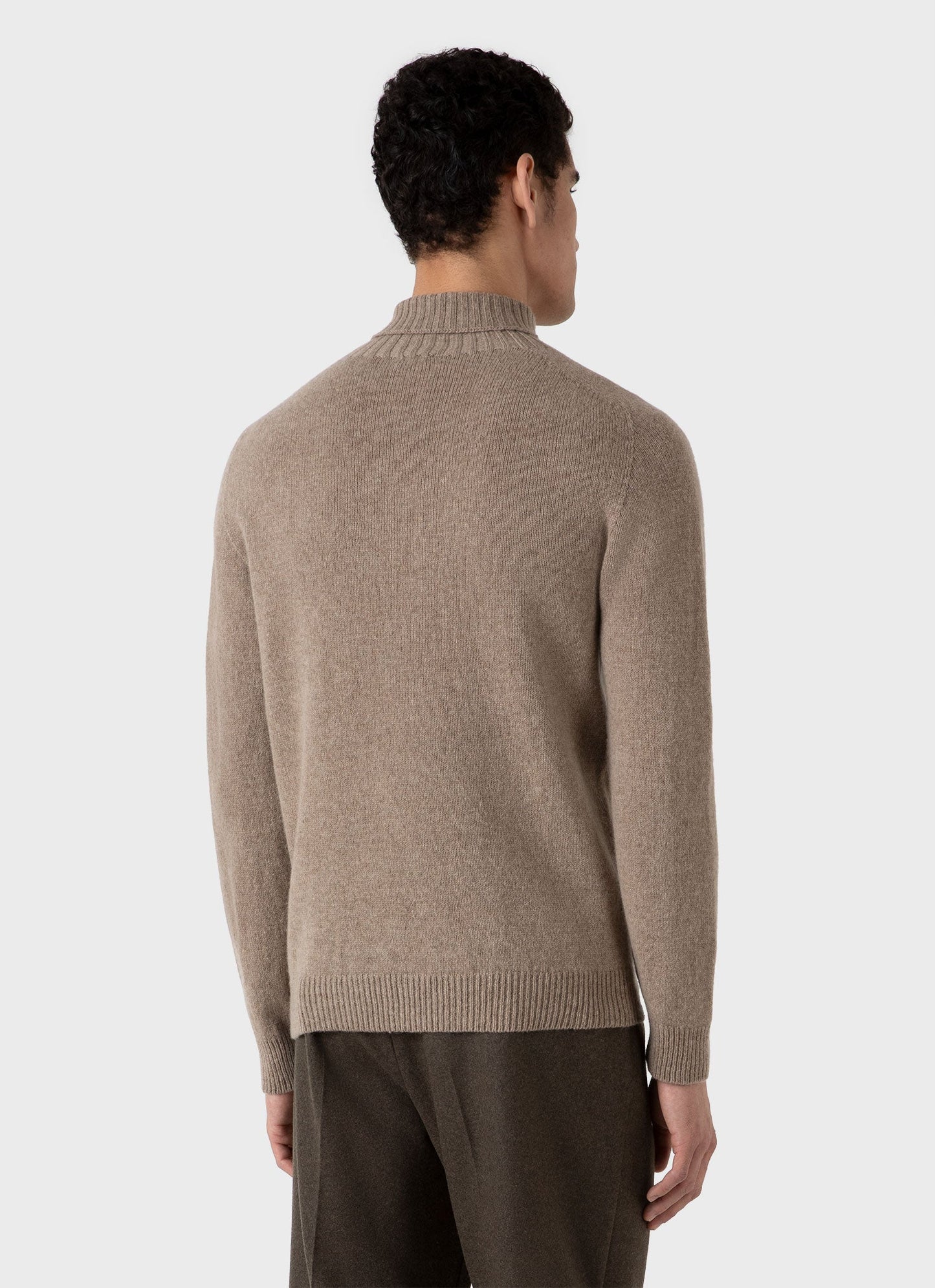 Mens Lambswool Roll Neck In Sandstone Mjum8129 Brfc